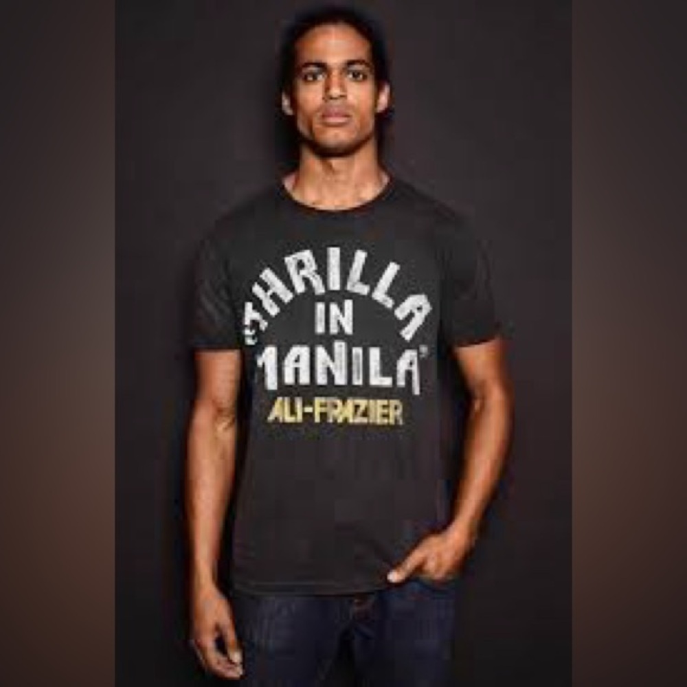 Roots of Fight "Thrilla in Manila" graphic t-shirt size medium